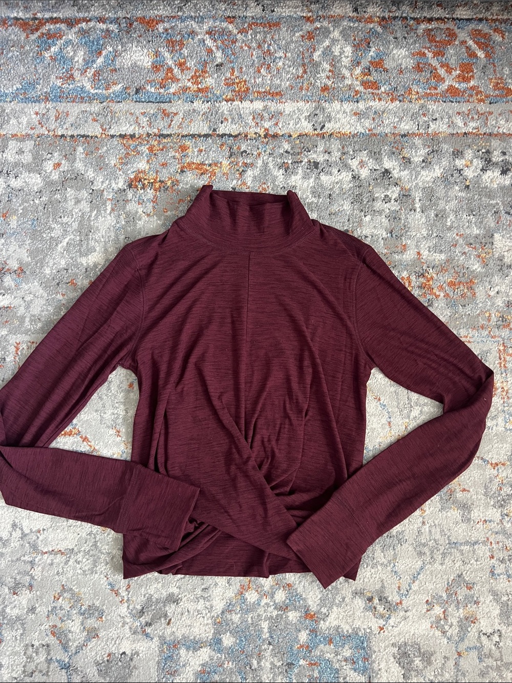 Maroon Breathe ON Twist-Hem Long Sleeved Cropped Top - XS - Old Navy Active